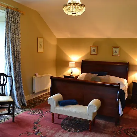 Skryne Castle Bed & Breakfast *