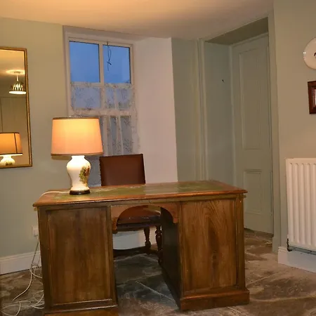 Skryne Castle Bed & Breakfast *