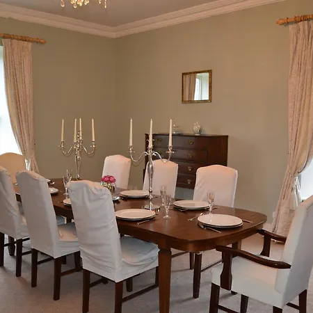 Bed & Breakfast Skryne Castle