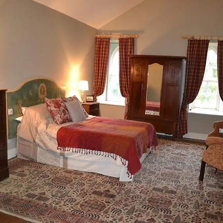 Skryne Castle Bed & Breakfast
