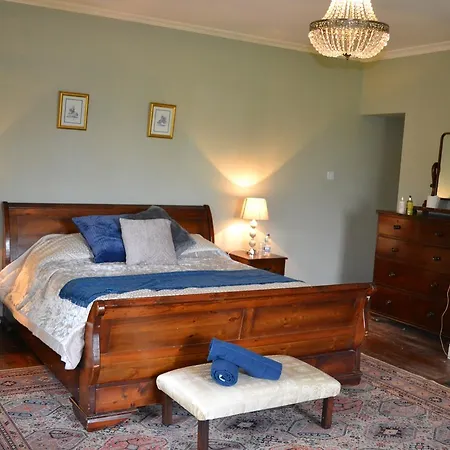 Skryne Castle Bed & Breakfast *