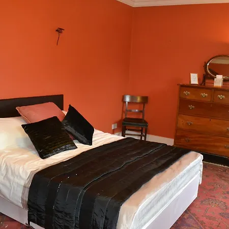 Skryne Castle Bed & Breakfast *